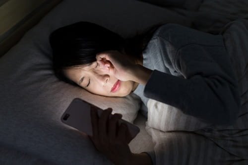 5 Ways to Reduce Screen Time Before Bed